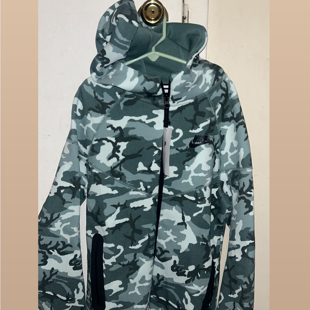 Nike Camo Hoodie